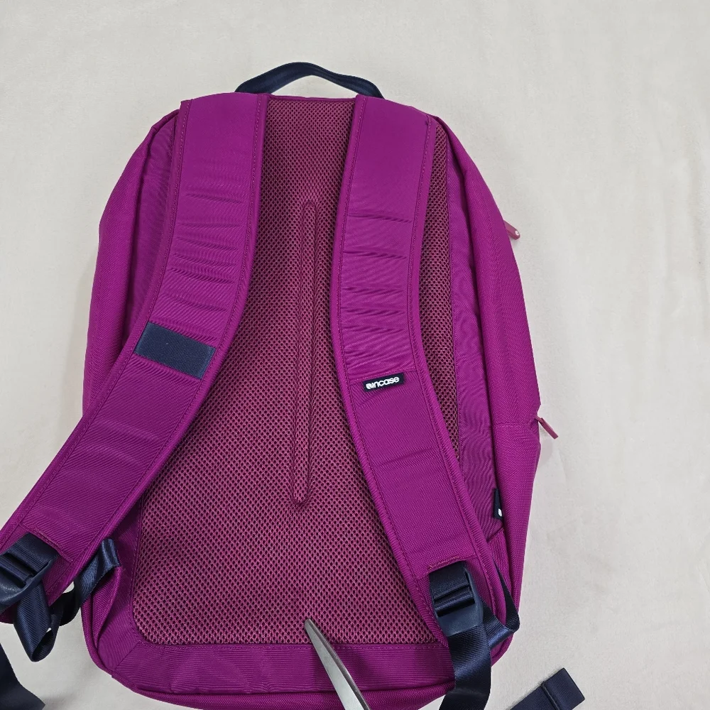 Incase laptop bag backpack - Picture 8 of 9